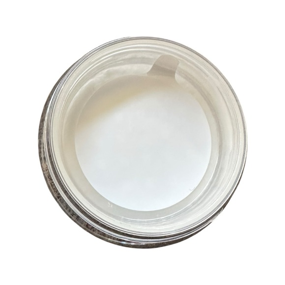 Dermablend Professional Translucent Setting Powder - Picture 5 of 5